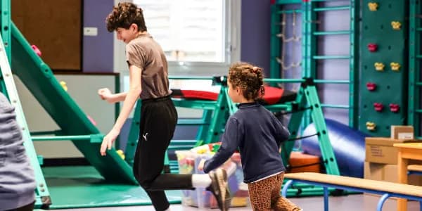 Atelier sport en salle de motricité